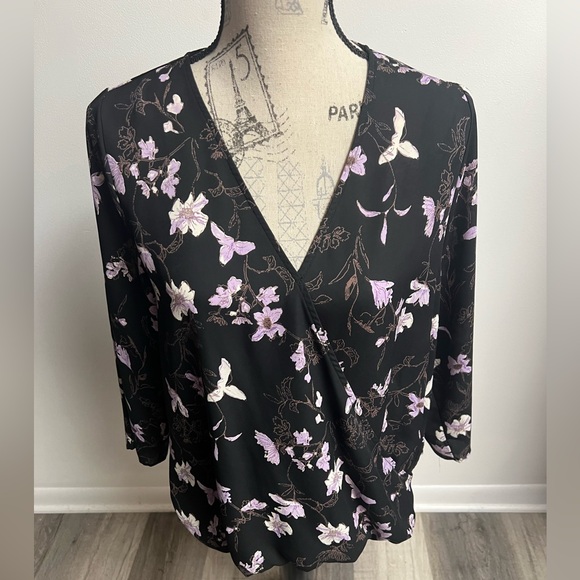 NWOT Black Wrap 3/4 Sleeve Blouse! - Picture 3 of 13